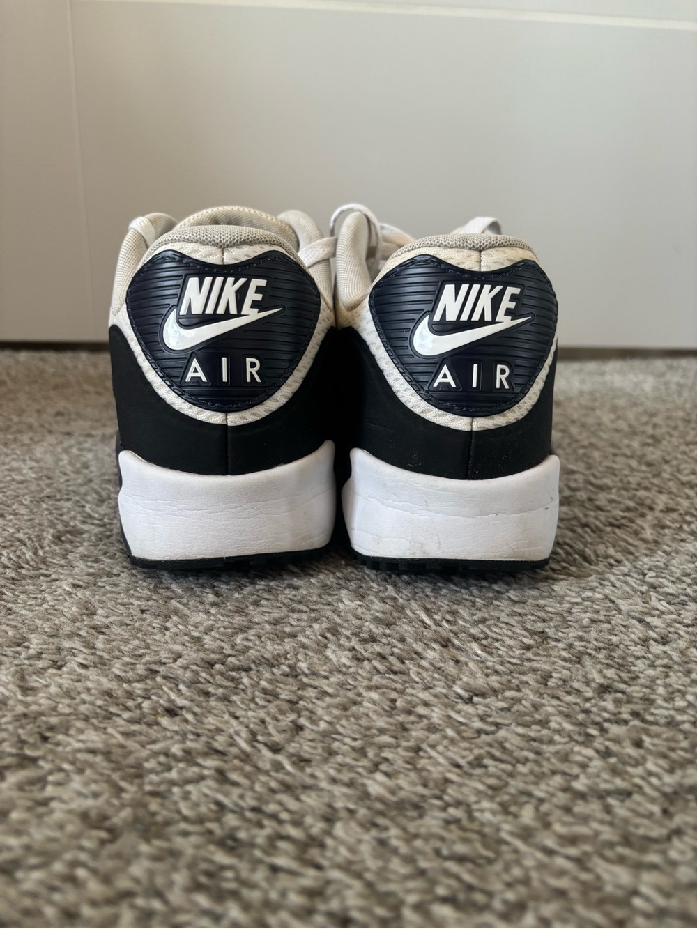 Nike Air Max Men's White and Navy Low-Top Sneakers - Picture 2 of 5